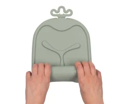 Hot Bandeja Silicona Roll + Go con Cuchara Sage Vajilla Infantil|Comer Al Aire Libre