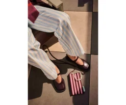 Bolsito para Teléfono Knitted Chocolate + Bubblegum The Sticky Sis Club Moda Mamá|Bolsos Y Riñoneras