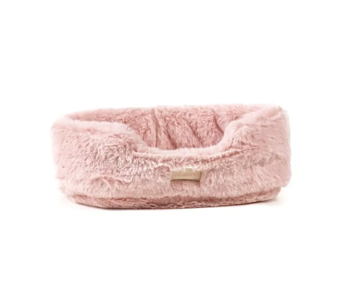 Peluches^Minikane Les Minis Perro de Peluche Tama con Collar y Cesta de Piel Sintética