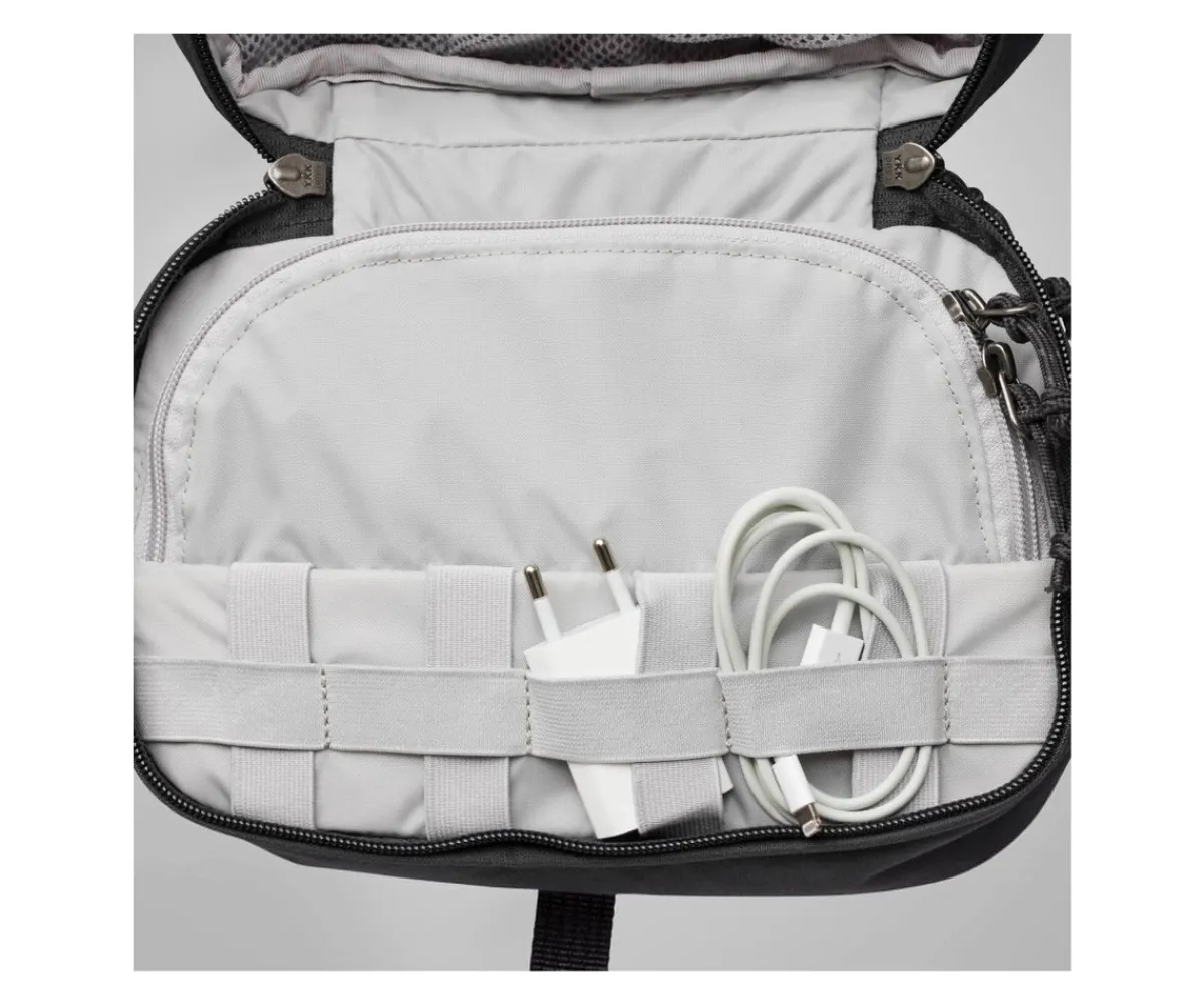 Neceseres^Fjällräven Neceser Farden Coal Black