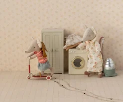 Casa De Muñecas De Madera^Maileg Patinete Ratón Rojo