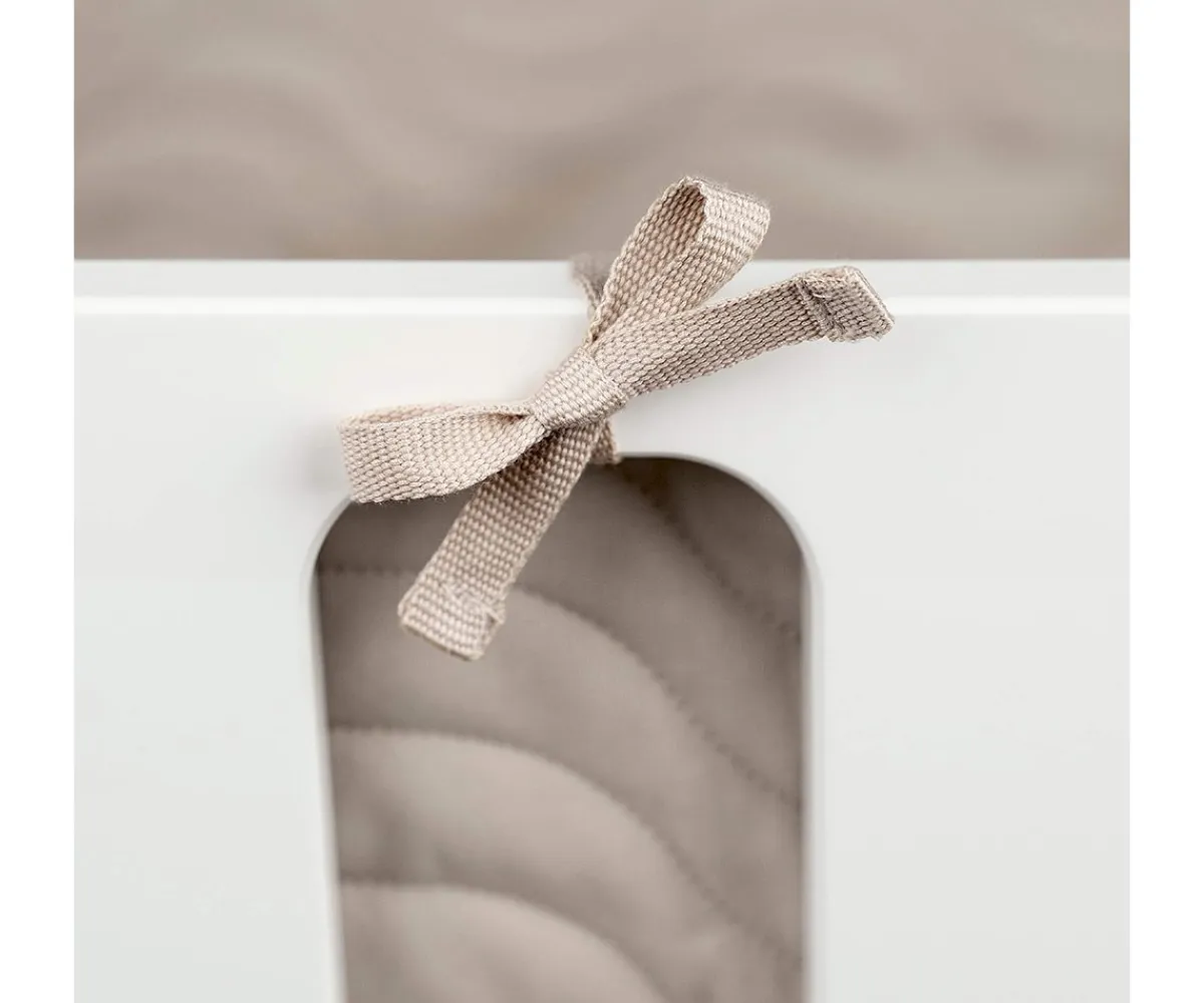 Ropa De Cuna Y Cama^Done by Deer Protector de Cama Acolchado con Cuerdas Waves Sand