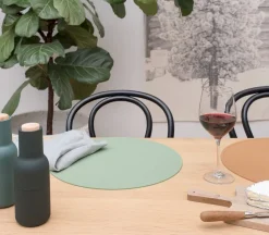 Salvamanteles Infantiles^We Might Be Tiny Salvamanteles Silicona Round Sage